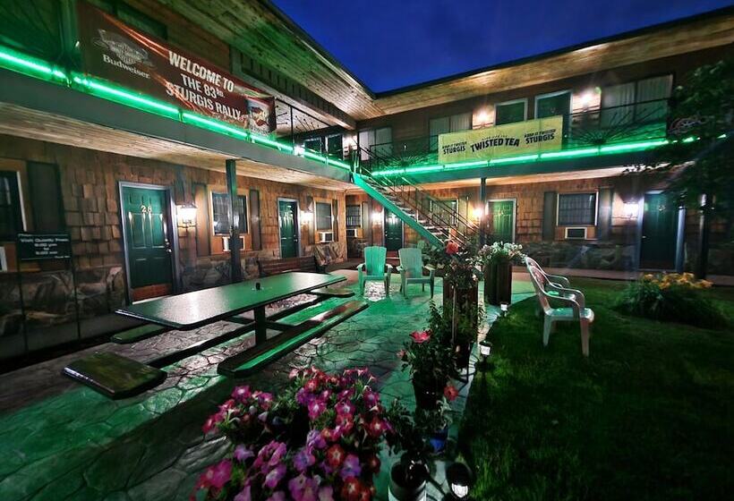 فندق على الطريق Cedar Wood Inn