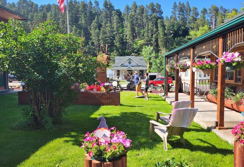 فندق على الطريق Cedar Wood Inn