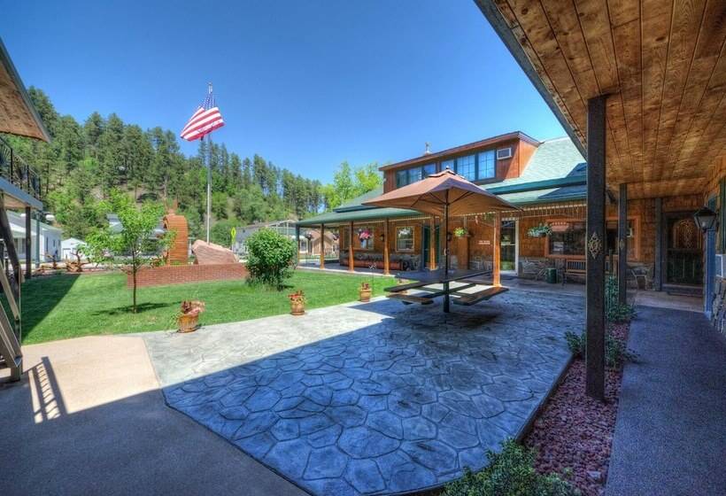 فندق على الطريق Cedar Wood Inn