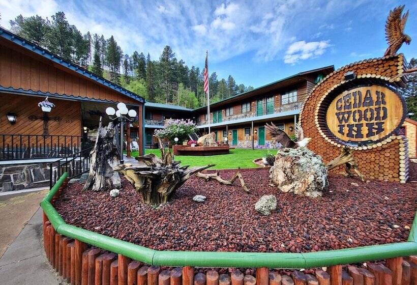 فندق على الطريق Cedar Wood Inn