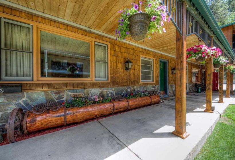 فندق على الطريق Cedar Wood Inn