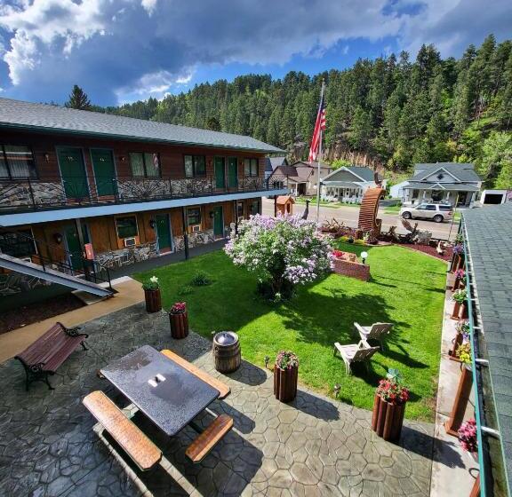 فندق على الطريق Cedar Wood Inn