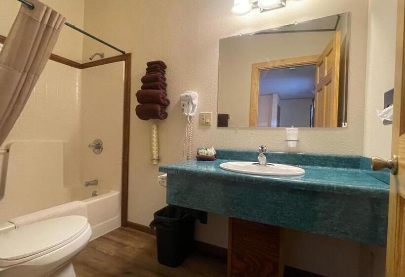 فندق على الطريق Cedar Wood Inn