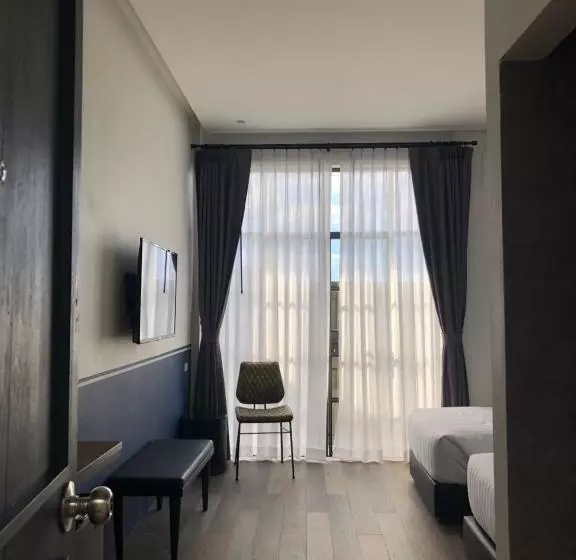 پانسیون Goodnight Poshtel + Free Netflix