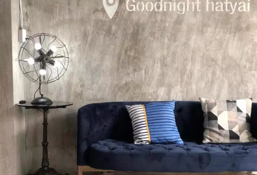 پانسیون Goodnight Poshtel + Free Netflix