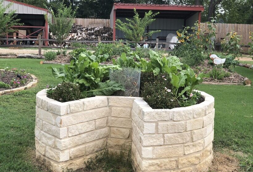 The Silver Spur Resort   Campsite