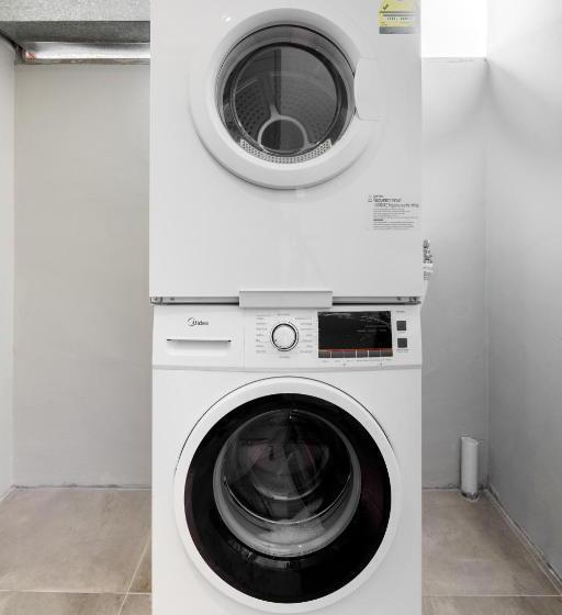 هاستل Circular House