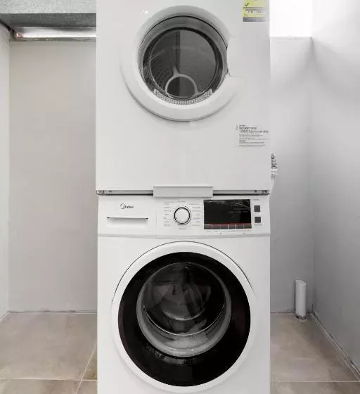 هاستل Circular House