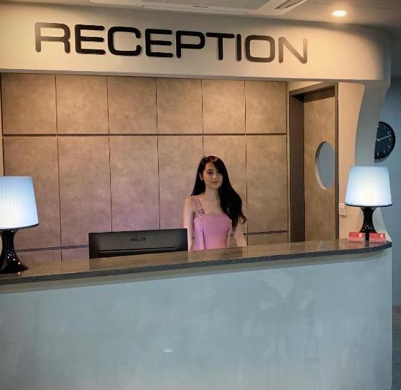 هاستل Circular House