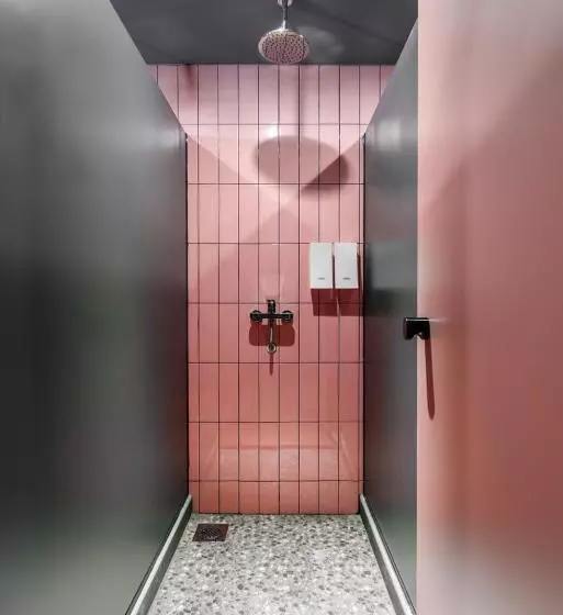 هاستل Circular House