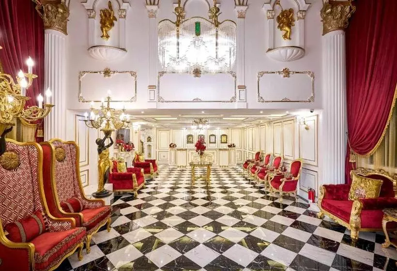 تختخواب و صبحانه Sun Moon Lake Queen Castle Hotel 日月潭皇后古堡飯店