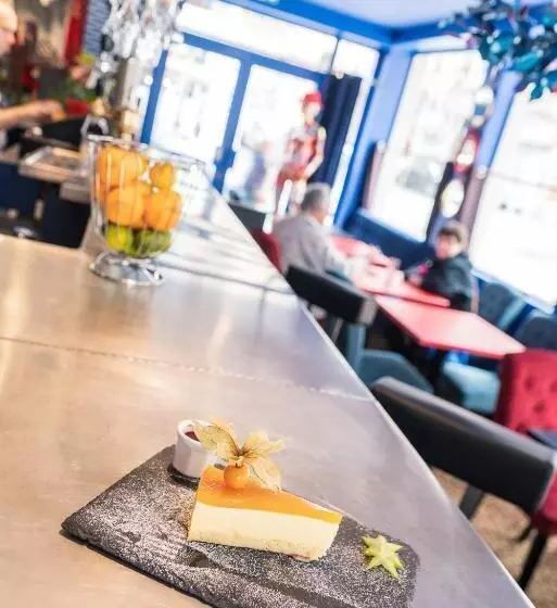 Brit Hotel Privilege Lisieux   La Villa Des Arts