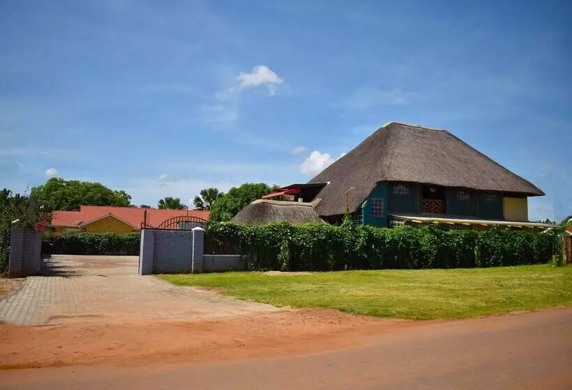 هتل African Roots Gulu