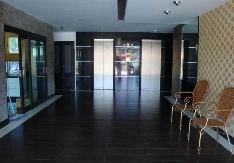 호텔 At Home Place