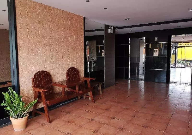 Hotelli At Home Place