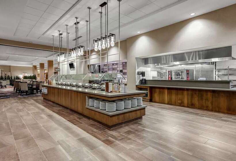 호텔 Embassy Suites By Hilton Jonesboro Red Wolf Convention Center