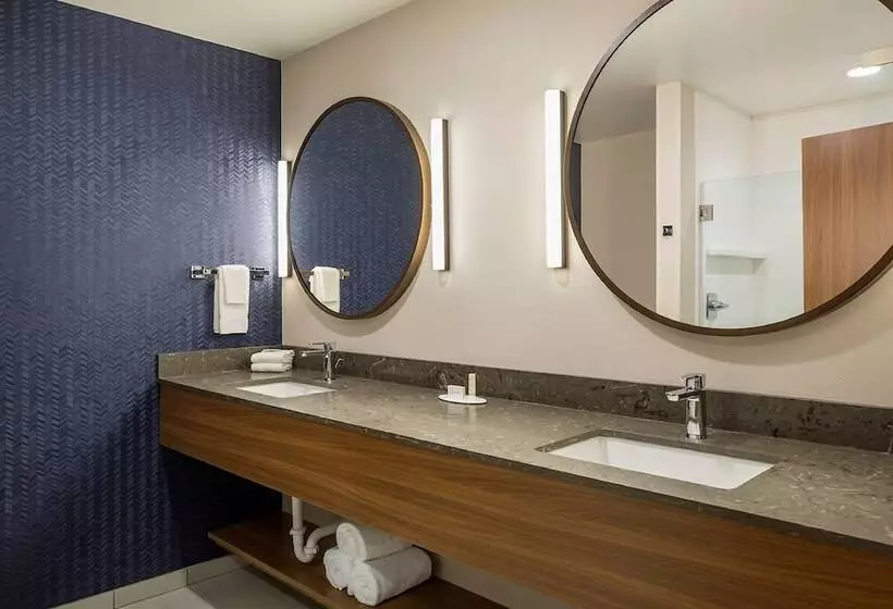 Hotelli Fairfield Inn & Suites By Marriott Des Moines Downtown