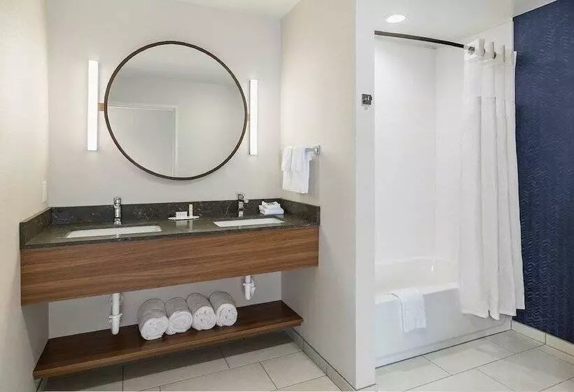 Hotelli Fairfield Inn & Suites By Marriott Des Moines Downtown