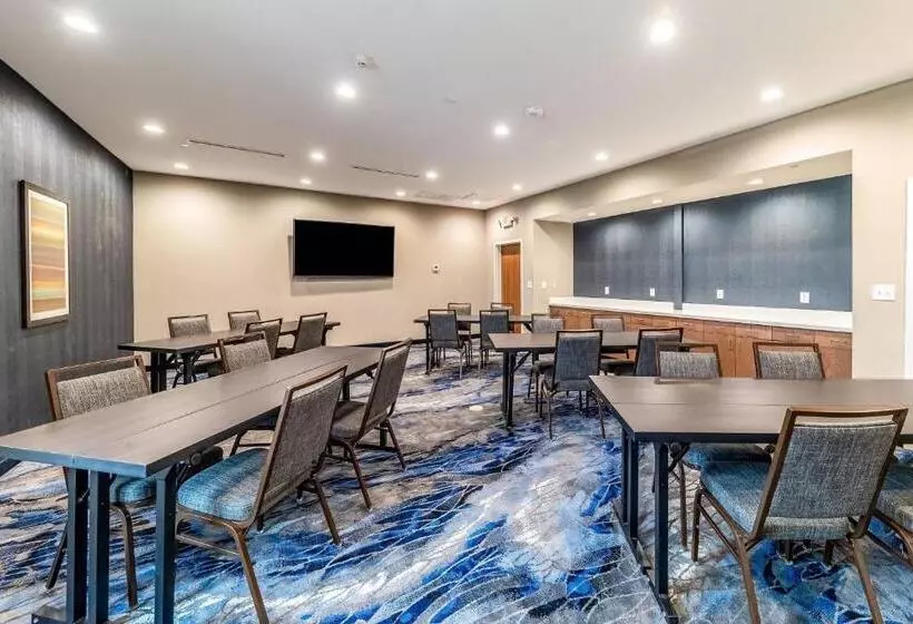 Hotelli Fairfield Inn & Suites By Marriott Gainesville I35