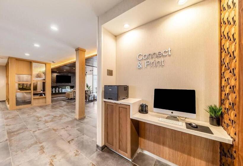 Отель Fairfield Inn & Suites By Marriott Gainesville I35