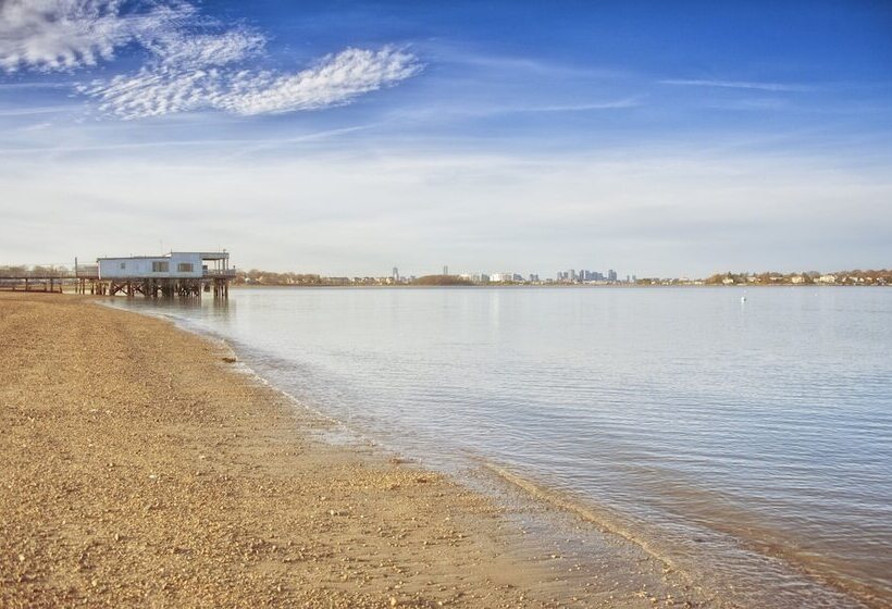 Отель Holiday Inn Express   Boston South   Quincy, An Ihg