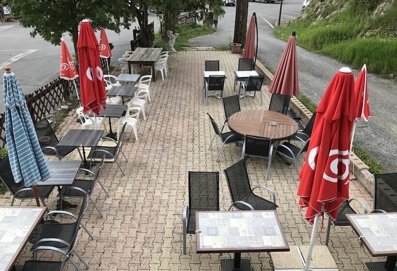 ホテル Restaurant Le Ranch De Turini