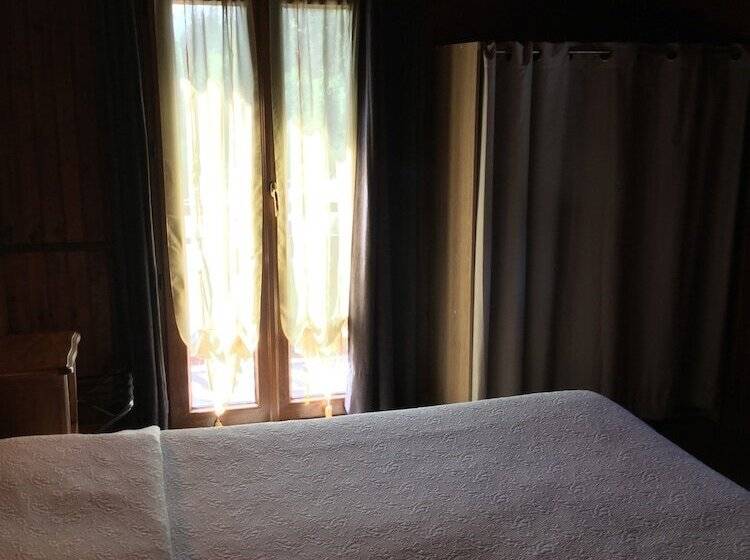 ホテル Restaurant Le Ranch De Turini