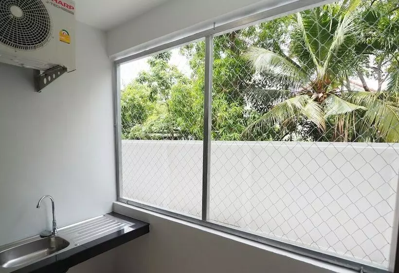 ホテル Waritthon Residence