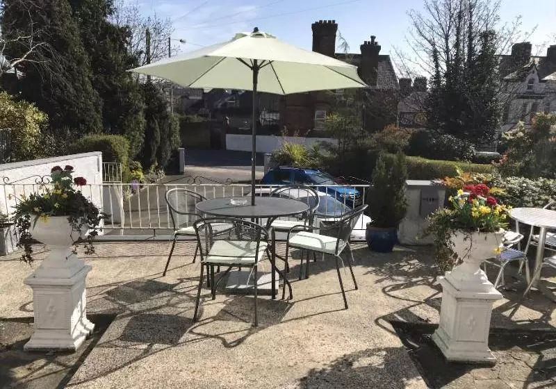 ペンション Ennislare House