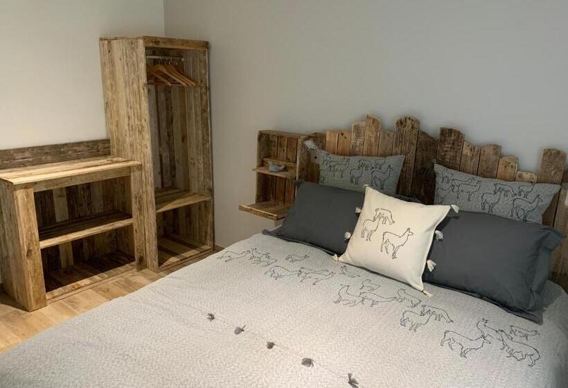 تختخواب و صبحانه Chambres D'hôtes Logis Charrier Le Petit Bignon