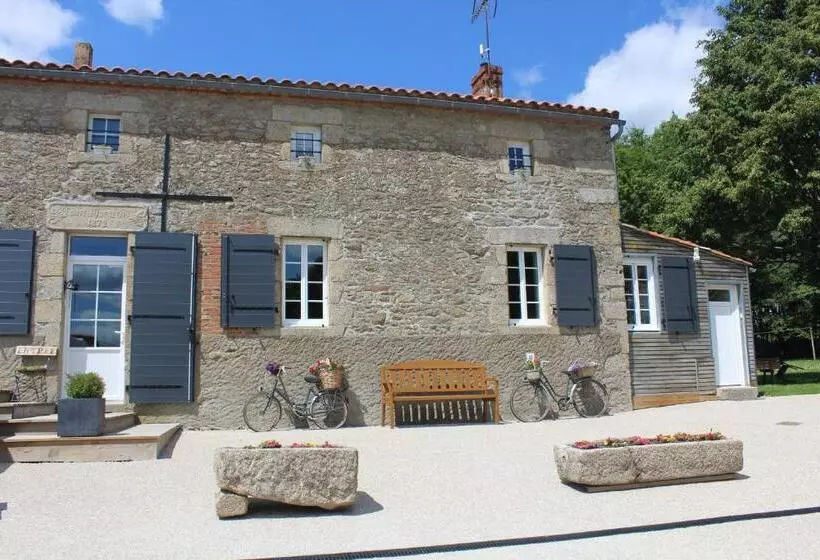 ベッドアンドブレックファースト Chambres D'hôtes Logis Charrier Le Petit Bignon
