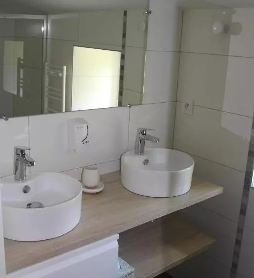 ベッドアンドブレックファースト Chambres D'hôtes Logis Charrier Le Petit Bignon