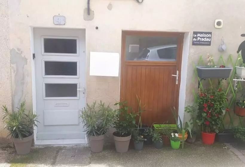ベッドアンドブレックファースト La Maison Du Pradau   Chambre Chez L Habitant