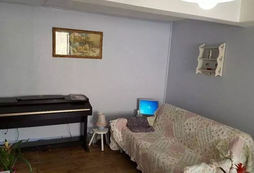 ベッドアンドブレックファースト La Maison Du Pradau   Chambre Chez L Habitant