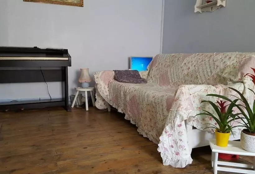 ベッドアンドブレックファースト La Maison Du Pradau   Chambre Chez L Habitant