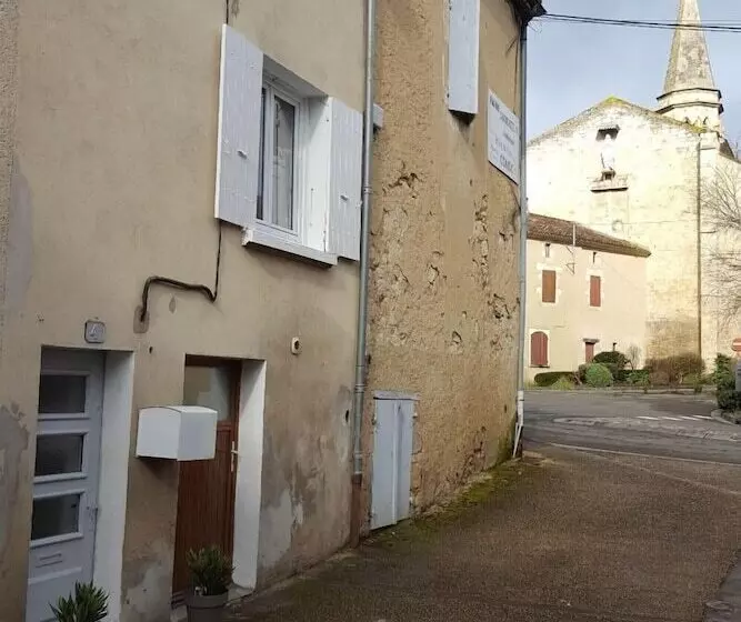 ベッドアンドブレックファースト La Maison Du Pradau   Chambre Chez L Habitant