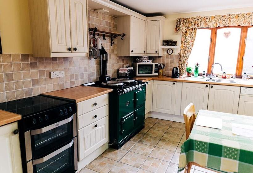 مبيت وإفطار The Farmhouse Lochmeyler