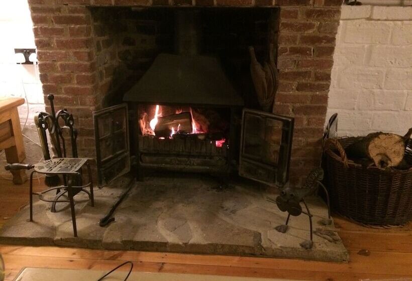 مبيت وإفطار The Old Rectory