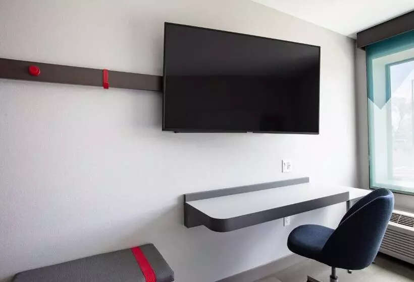 Avid Hotels   Madison   Monona, An Ihg