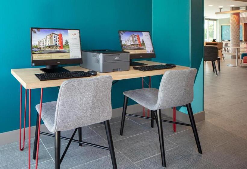 Avid Hotels   Madison   Monona, An Ihg