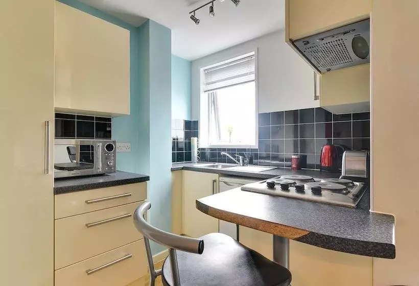 ホテル Axo Islington