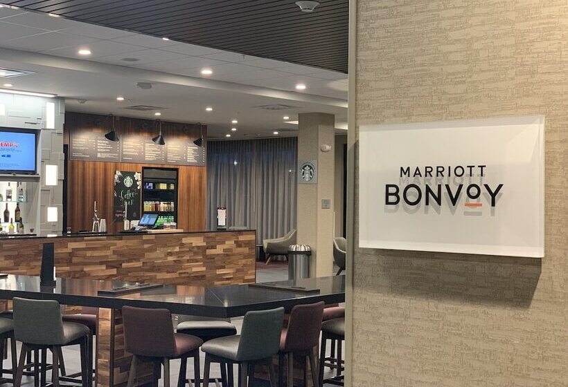 ホテル Courtyard By Marriott East Lansing Okemos