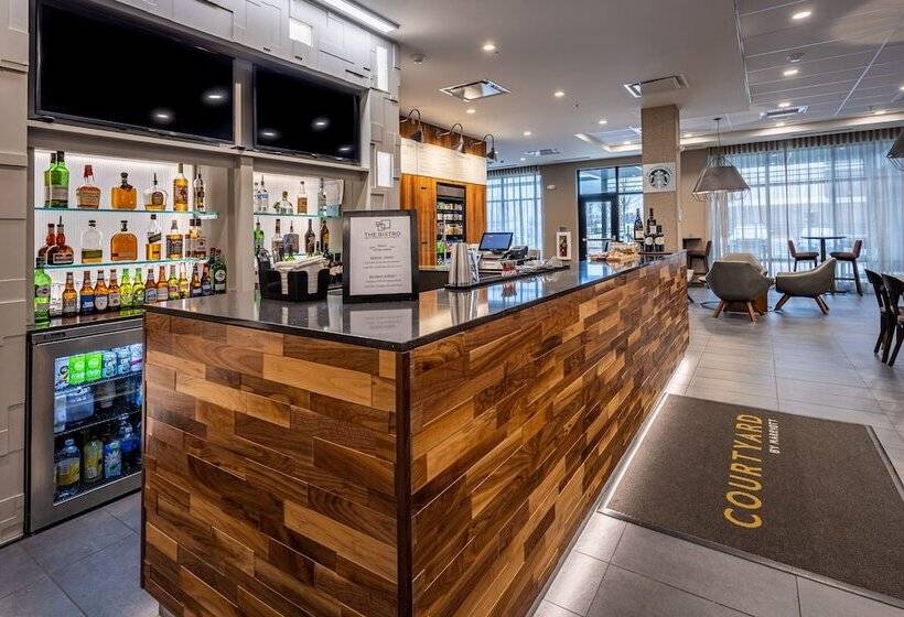 ホテル Courtyard By Marriott East Lansing Okemos
