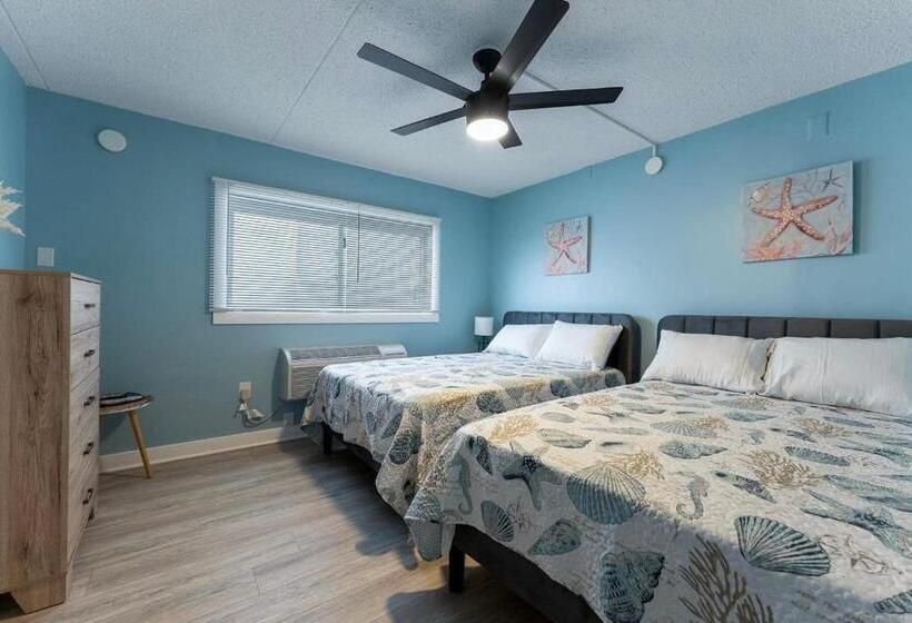 فندق Harbor Light Family Resort