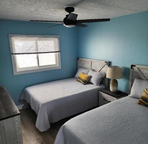 فندق Harbor Light Family Resort