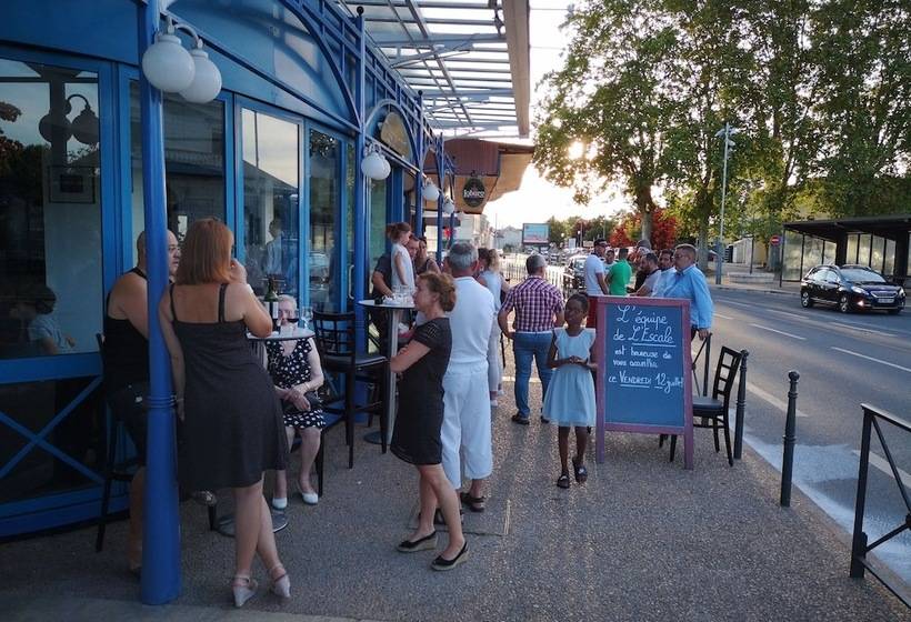 هتل Hôtel Bar Brasserie L Escale