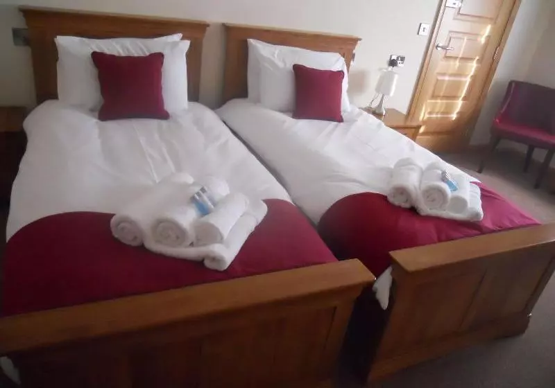 Hotelli Riverside Caravan & Camping Park