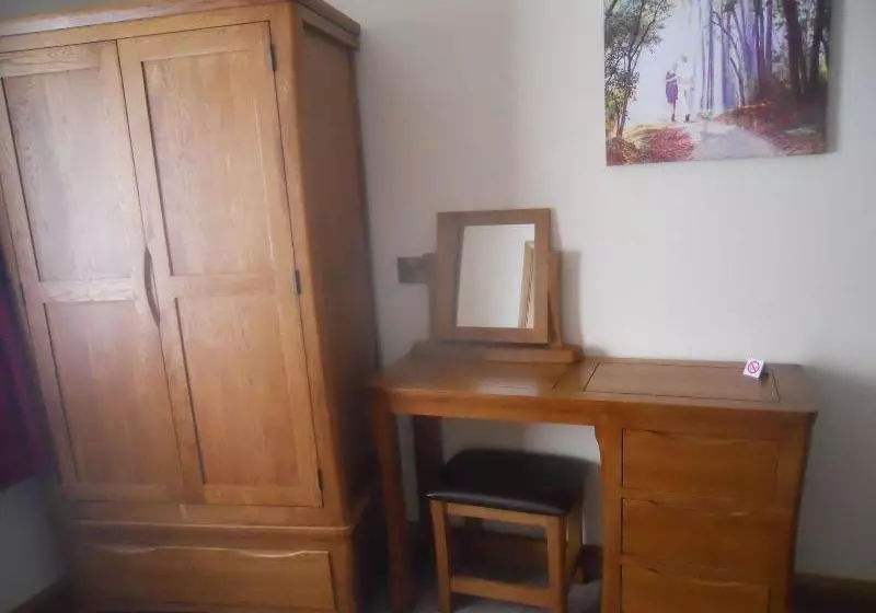 Hotelli Riverside Caravan & Camping Park