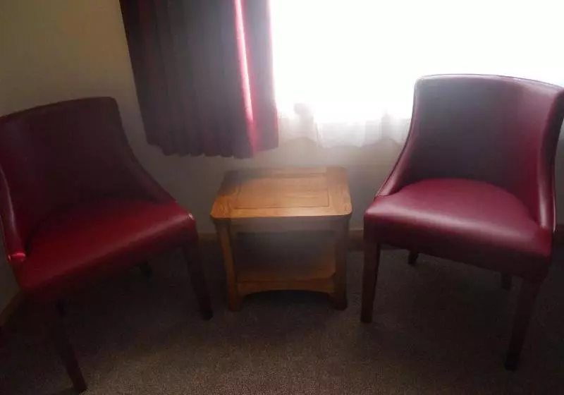 Hotelli Riverside Caravan & Camping Park