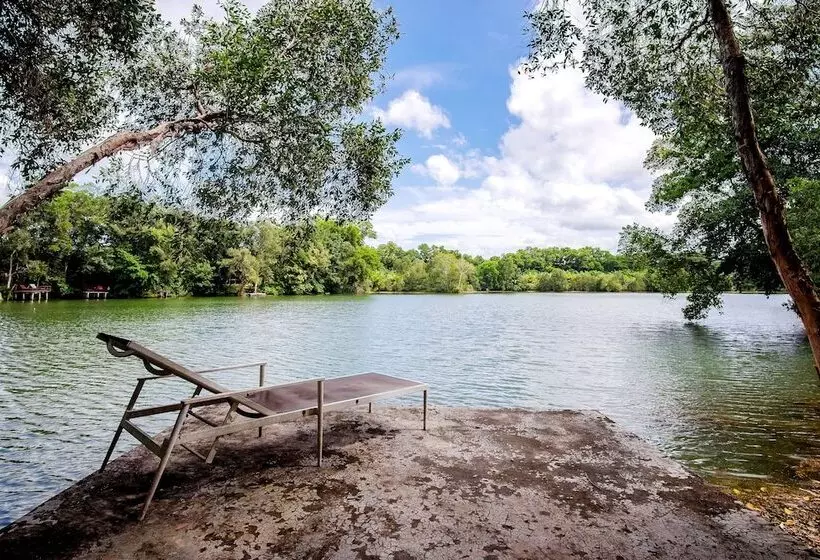 Hotelli Water Jade Natural Resort